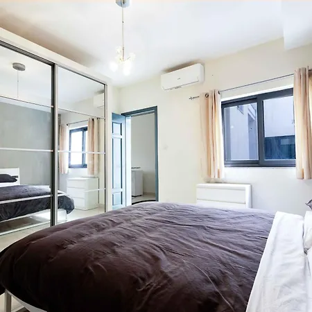 Modern & Spacious 3 Bedroom - Close To Sliema Promenade Daire *