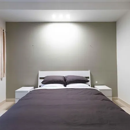 Modern & Spacious 3 Bedroom - Close To Sliema Promenade شقة