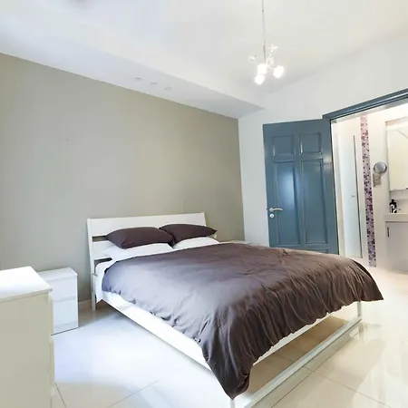 Modern & Spacious 3 Bedroom - Close To Sliema Promenade *